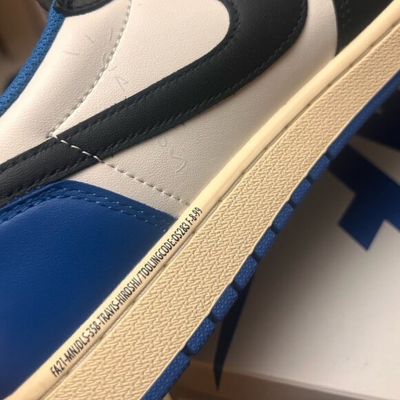 Fragment Design x Travis Scott x Air Jordan 1 Retro Low - Picture 6 of 10